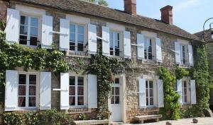 Façade du musée des peintres de Barbizon en été